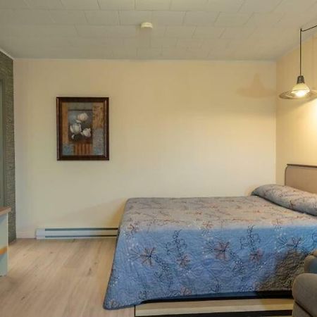 Motel Claude Degelis Екстериор снимка