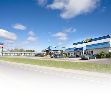 Motel Claude Degelis Екстериор снимка