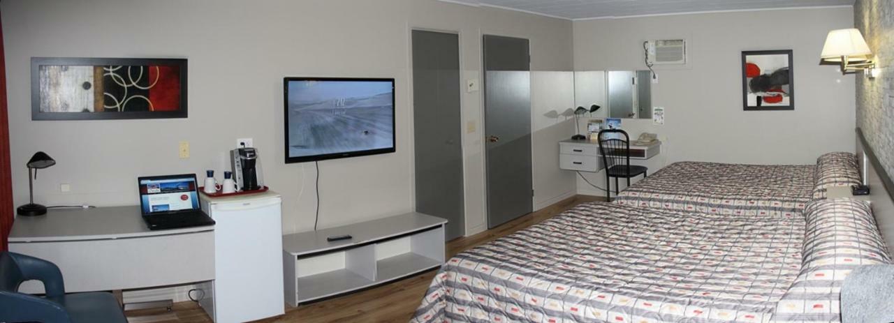 Motel Claude Degelis Екстериор снимка